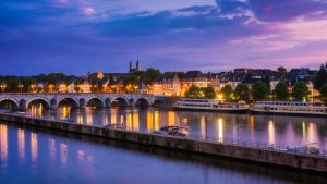 Klima Maastricht temperatur, klimat och väder året runt