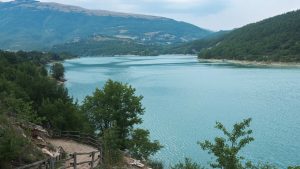 Klima Lago di Vico temperatur, klimat och väder året runt