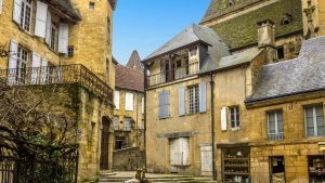 Klima Sarlat-la-Canéda temperatur, klimat och väder året runt