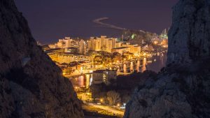 Klima Omiš temperatur, klimat och väder året runt