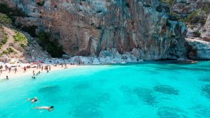 Klima Cala Gonone temperatur, klimat och väder året runt